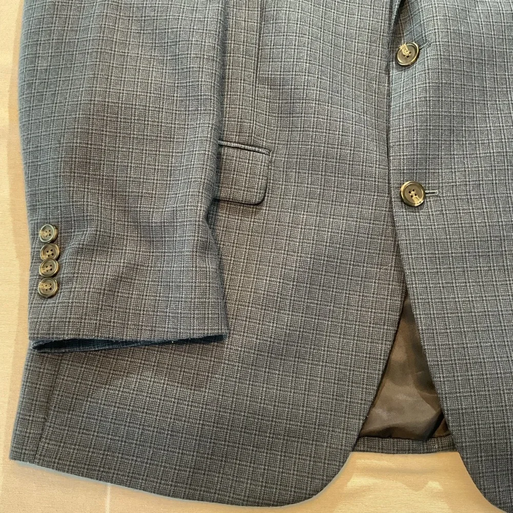 CHAPS Men's Blazer, Blue Black Modern Cross Pattern Size 42L, 2 button Business‎